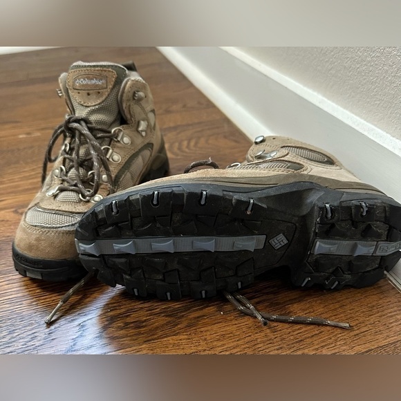 Columbia women’s hilltop ridge hiking boot brown suede size US 7 - Picture 6 of 6